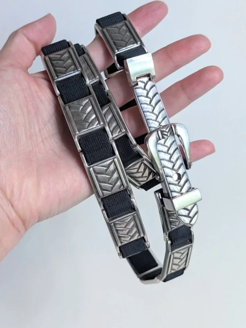 Vintage Chico's Rectangular Silver Metal Tile Concho Elastic Belt Fits 40-48